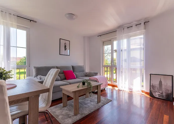 Parque De La Naturaleza De Cabarceno La Cueva (Cantabria)